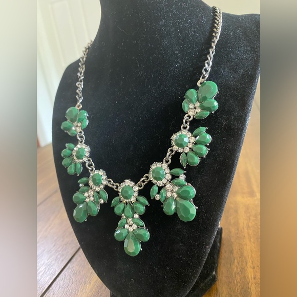 BOGO 2 x $10 NWOT “Green with Rhinestones Necklace” - Picture 3 of 6